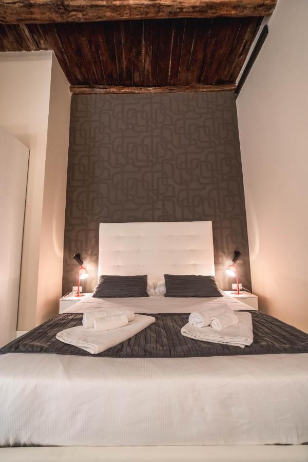 Palazzo Paladini - Luxury Suites In The Heart Of The Old Town 皮佐 外观 照片